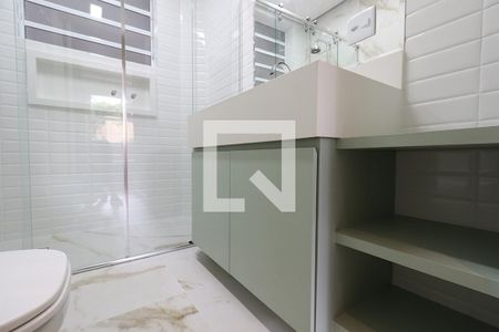 Apartamento para alugar com 100m², 3 quartos e sem vagaBanheiro da Suíte