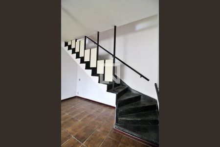 Escada de casa à venda com 2 quartos, 200m² em Campestre, Santo André