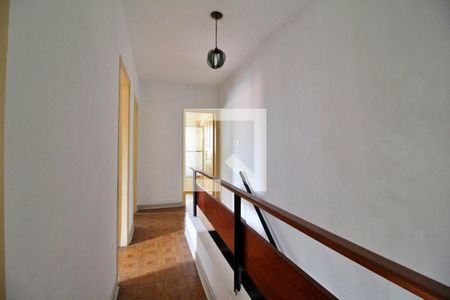 Casa à venda com 200m², 2 quartos e 2 vagasCorredor