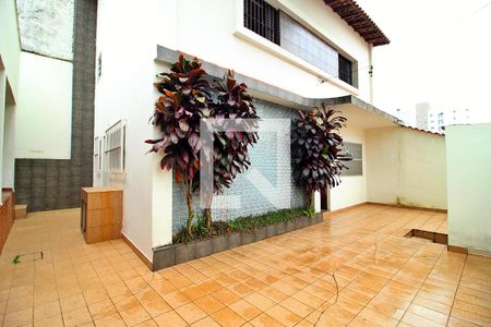 Casa à venda com 200m², 2 quartos e 2 vagasQuintal