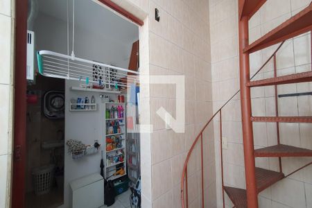 Apartamento à venda com 305m², 4 quartos e 2 vagasÁrea de Serviço e escada de cesso ao Terraço