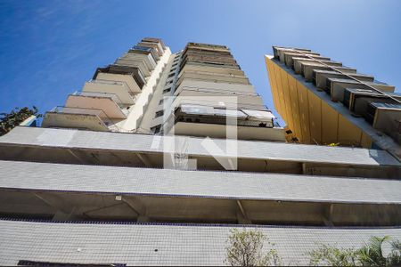 Apartamento à venda com 80m², 2 quartos e 1 vaga Apartamento à venda com 80m², 2 quartos e 1 vagaFachada