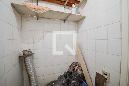 Apartamento à venda com 80m², 2 quartos e 1 vaga Apartamento à venda com 80m², 2 quartos e 1 vagaBanheiro de Serviço