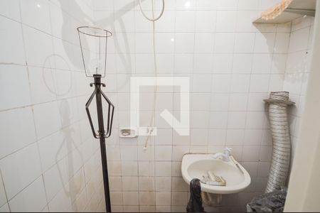 Apartamento à venda com 80m², 2 quartos e 1 vaga Apartamento à venda com 80m², 2 quartos e 1 vagaBanheiro de Serviço