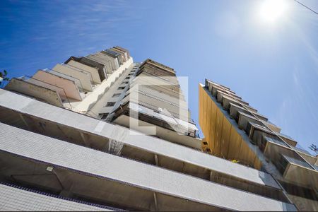 Apartamento à venda com 80m², 2 quartos e 1 vaga Apartamento à venda com 80m², 2 quartos e 1 vagaFachada