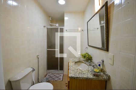 Apartamento à venda com 80m², 2 quartos e 1 vaga Apartamento à venda com 80m², 2 quartos e 1 vagaBanheiro