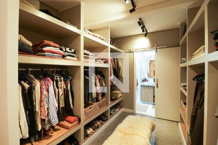 Casa para alugar com 500m², 6 quartos e 1 vagaSuíte