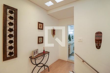 Casa para alugar com 500m², 6 quartos e 1 vagaEscada