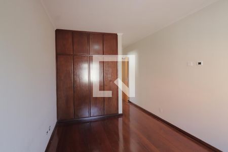 Suíte de casa para alugar com 3 quartos, 230m² em Jardim Líbano, São Paulo
