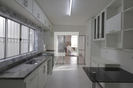 Casa para alugar com 230m², 3 quartos e 2 vagasCozinha