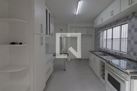 Casa para alugar com 230m², 3 quartos e 2 vagasCozinha