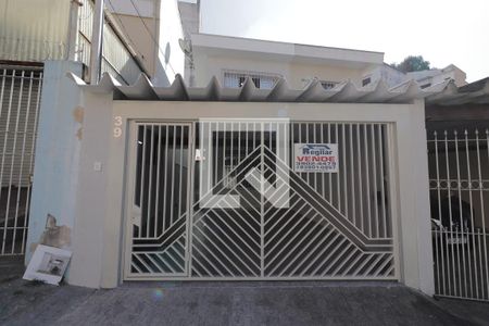 Casa para alugar com 230m², 3 quartos e 2 vagasFachada
