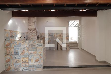 Casa para alugar com 230m², 3 quartos e 2 vagasQuintal