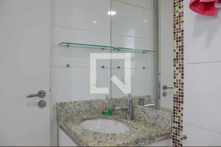Apartamento à venda com 64m², 2 quartos e 1 vaga Apartamento à venda com 64m², 2 quartos e 1 vagaBanheiro da Suíte