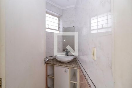 Casa para alugar com 500m², 3 quartos e 8 vagasBanheiro 5