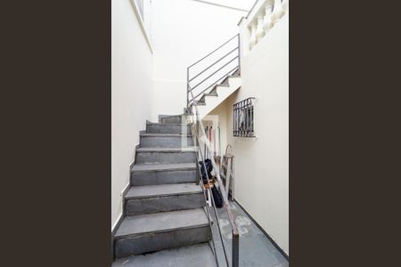 Casa à venda com 167m², 3 quartos e 2 vagasEscadas