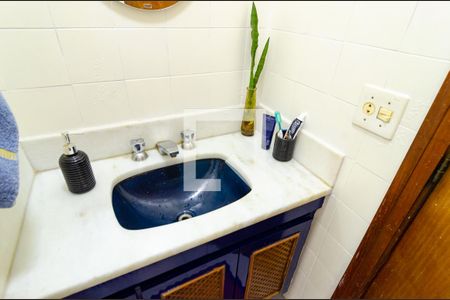 Casa à venda com 167m², 3 quartos e 2 vagasBanheiro Social