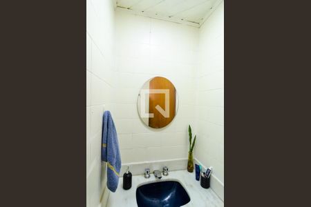 Casa à venda com 167m², 3 quartos e 2 vagasBanheiro Social