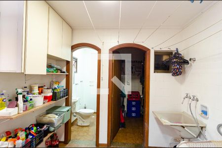 Casa à venda com 167m², 3 quartos e 2 vagasLavanderia