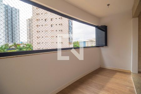 Apartamento à venda com 69m², 2 quartos e 1 vaga Apartamento à venda com 69m², 2 quartos e 1 vagaVaranda