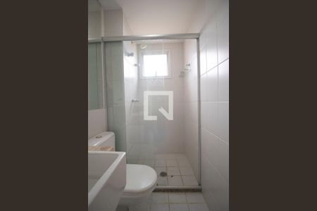 Apartamento à venda com 69m², 2 quartos e 1 vaga Apartamento à venda com 69m², 2 quartos e 1 vagaBanheiro da suíte 1