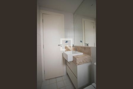 Apartamento à venda com 69m², 2 quartos e 1 vaga Apartamento à venda com 69m², 2 quartos e 1 vagaBanheiro da suíte 1