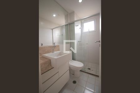 Apartamento à venda com 69m², 2 quartos e 1 vaga Apartamento à venda com 69m², 2 quartos e 1 vagaBanheiro da suíte 1