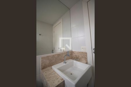 Apartamento à venda com 69m², 2 quartos e 1 vaga Apartamento à venda com 69m², 2 quartos e 1 vagaBanheiro da suíte 2