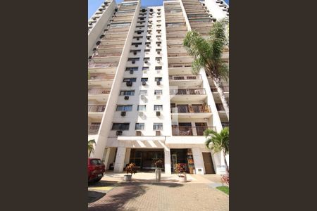 Apartamento à venda com 100m², 4 quartos e 2 vagasFachada