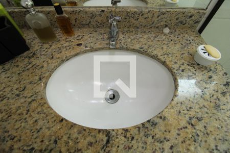 Apartamento à venda com 100m², 4 quartos e 2 vagasBanheiro da Suíte