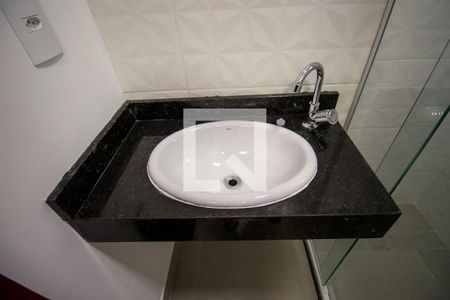 Banheiro de apartamento à venda com 1 quarto, 28m² em Cidade Antônio Estêvão de Carvalho, São Paulo