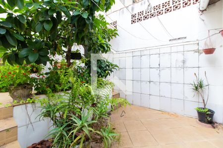 Casa à venda com 116m², 2 quartos e sem vaga Casa à venda com 116m², 2 quartos e sem vagaQuintal