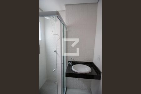 Banheiro de apartamento para alugar com 1 quarto, 28m² em Cidade Antônio Estêvão de Carvalho, São Paulo