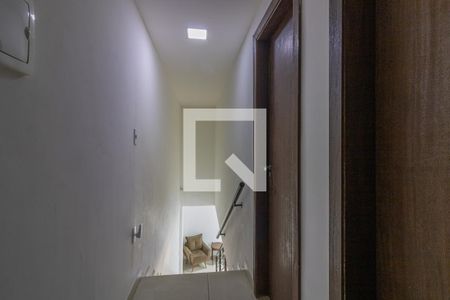 Casa para alugar com 120m², 3 quartos e 1 vaga Casa para alugar com 120m², 3 quartos e 1 vagaCorredor segundo andar