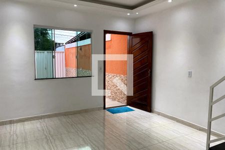 Sala de casa para alugar com 2 quartos, 80m² em Saracuruna, Duque de Caxias