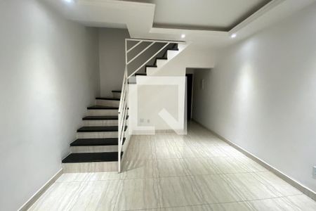 Sala de casa para alugar com 2 quartos, 80m² em Saracuruna, Duque de Caxias