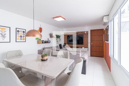 Sala de casa à venda com 3 quartos, 144m² em Jaguaribe, Osasco