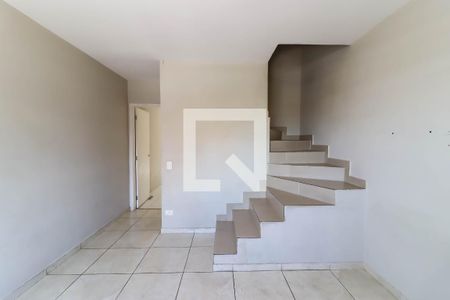 Sala de casa para alugar com 2 quartos, 120m² em Cidade Intercap, Taboão da Serra