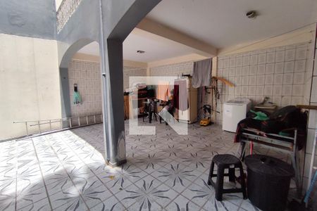 Casa à venda com 250m², 3 quartos e 6 vagasQuintal 