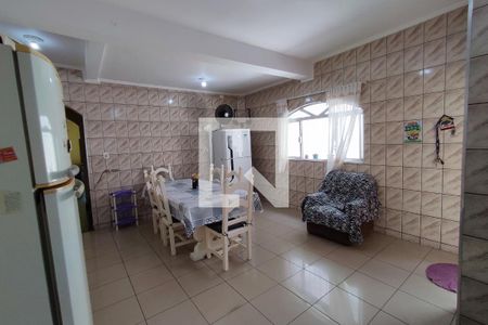 Casa à venda com 250m², 3 quartos e 6 vagasCozinha 