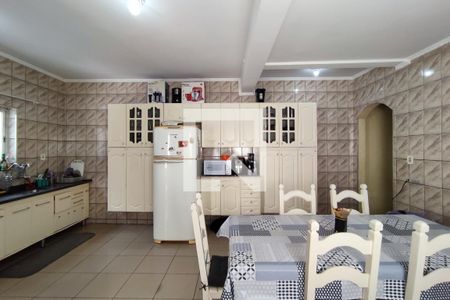 Casa à venda com 250m², 3 quartos e 6 vagasCozinha 