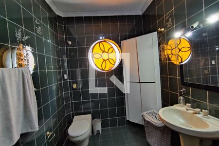 Casa à venda com 250m², 3 quartos e 6 vagasBanheiro 