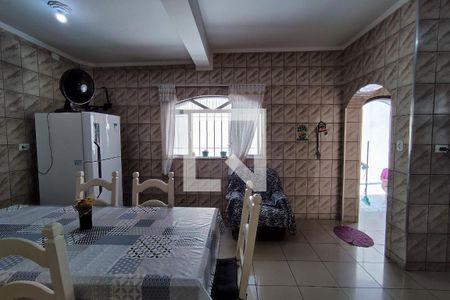 Casa à venda com 250m², 3 quartos e 6 vagasCozinha 