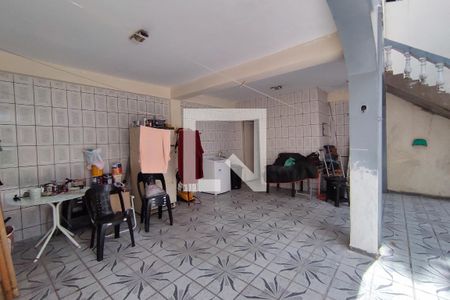 Casa à venda com 250m², 3 quartos e 6 vagasQuintal 