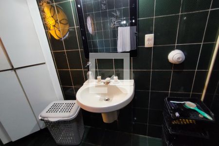 Casa à venda com 250m², 3 quartos e 6 vagasBanheiro 