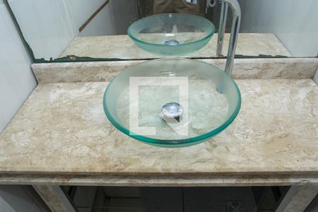 Casa à venda com 50m², 3 quartos e sem vaga Casa à venda com 50m², 3 quartos e sem vagaBanheiro