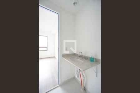 Banheiro social de kitnet/studio à venda com 1 quarto, 24m² em Vila Zilda, São Paulo