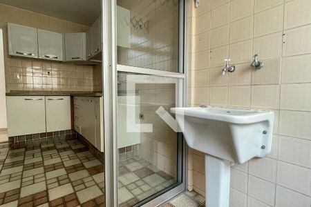 Apartamento para alugar com 68m², 2 quartos e 1 vagaÁrea de serviço