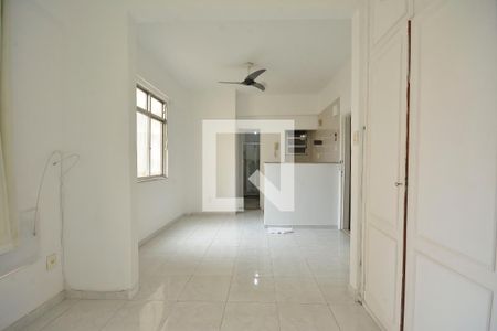 Sala - quarto de kitnet/studio à venda com 1 quarto, 21m² em Catete, Rio de Janeiro