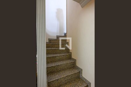 Escada de casa à venda com 3 quartos, 190m² em Jardim Santa Emilia, São Paulo
